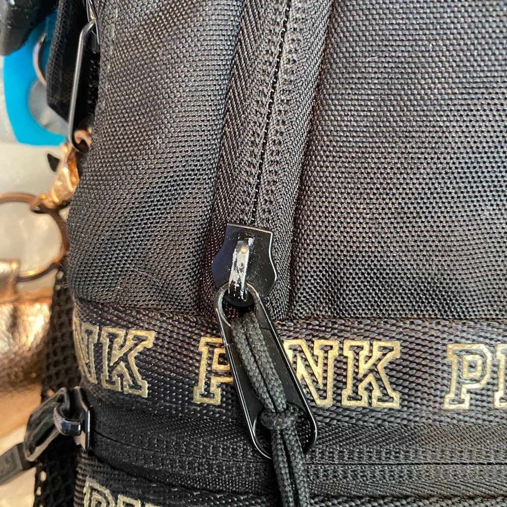Pink VS Backpack - Picture 3 of 8